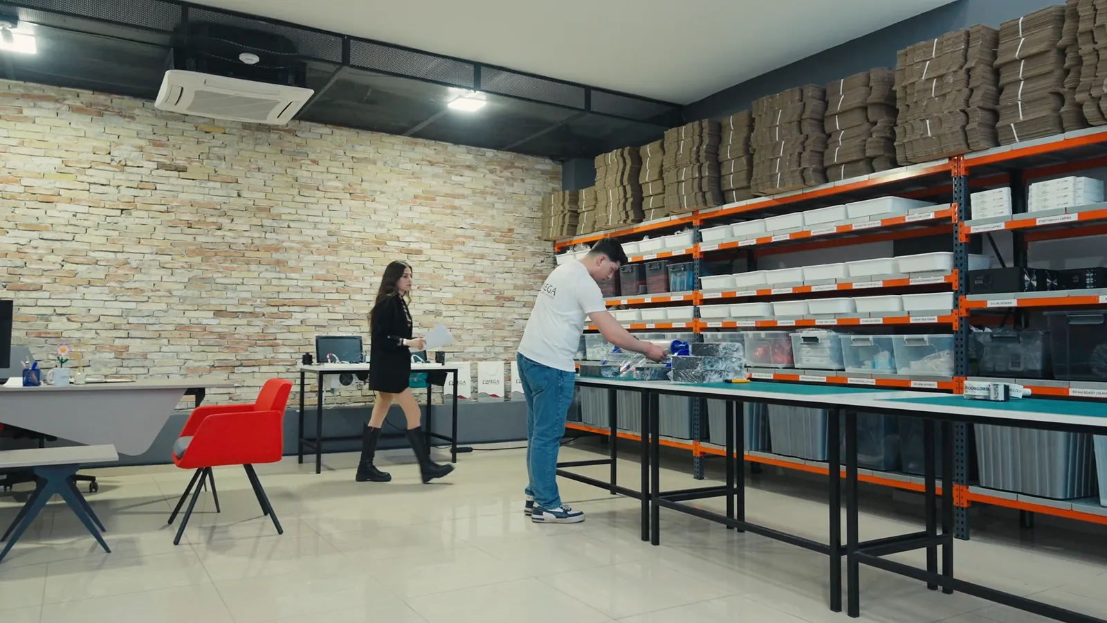 Malzeme ve sevkiyat deposu