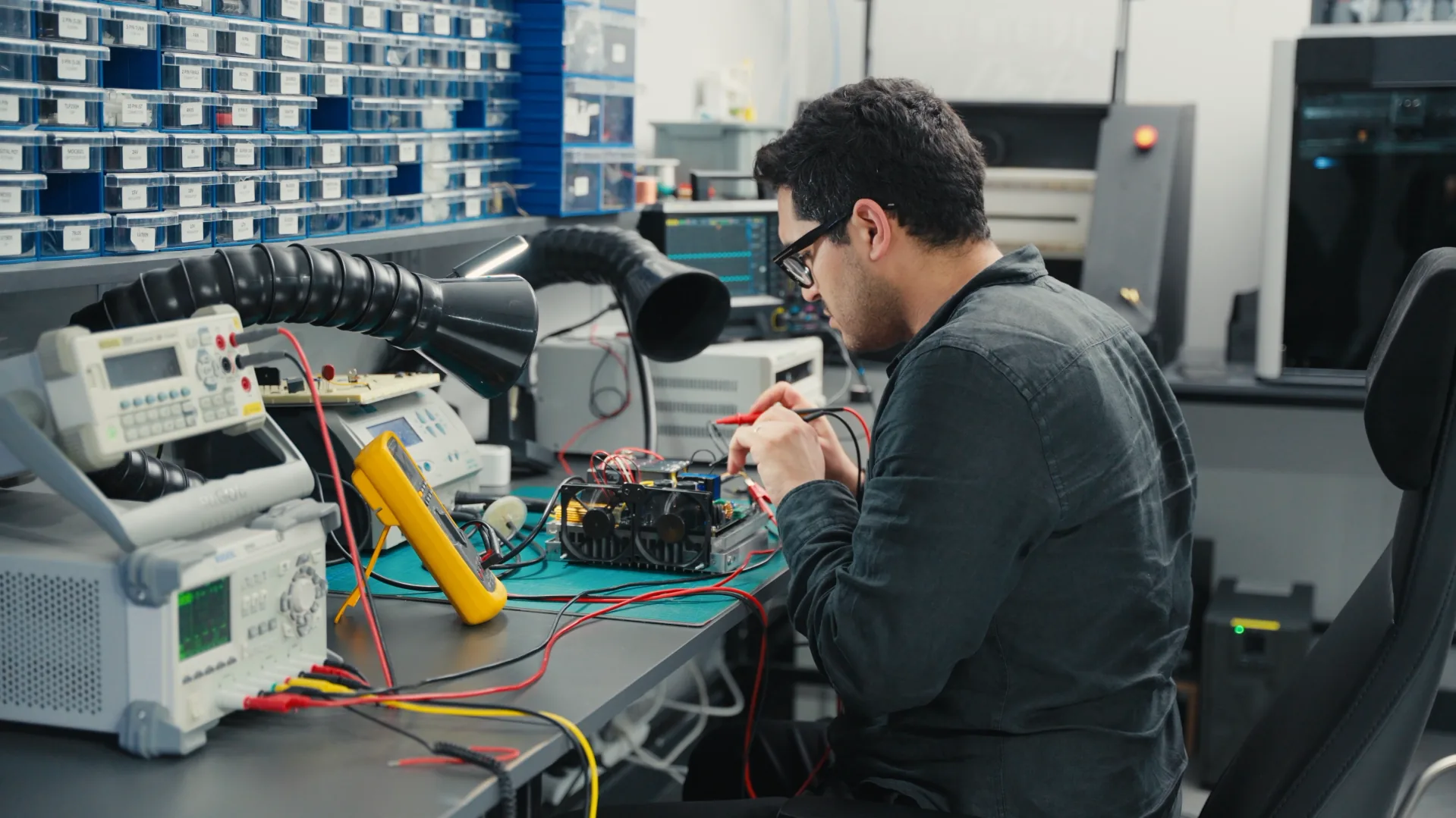 EC POWER laboratuvarında güç kartı ölçümü